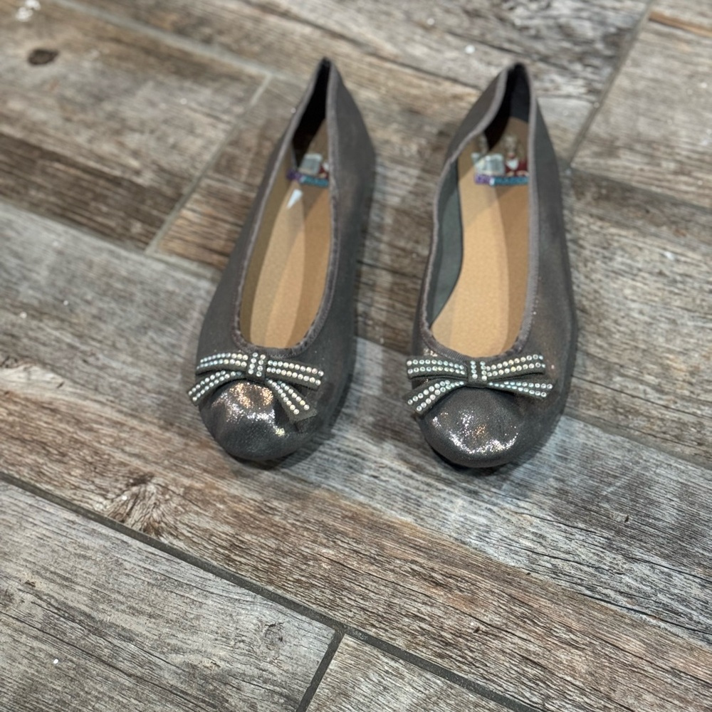 Metallic Flats​ - Picture 3 of 8